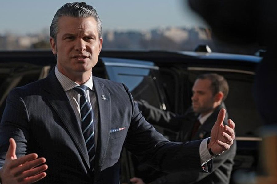 Menhan-AS-Dirujak-gegara-Bacakan-Doa-Fiktif-dari-Film-saat-Kebaktian